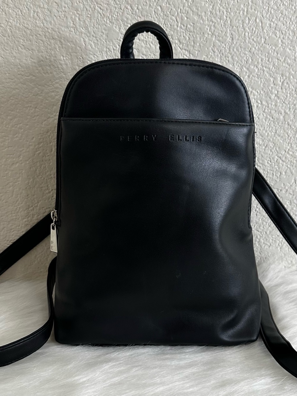 Perry Ellis Vintage Black Leather Zip Around Backpack